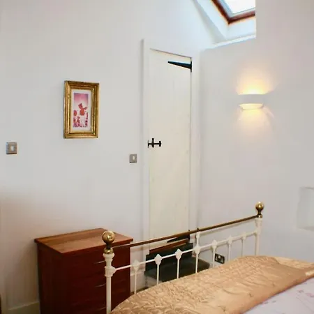 Mount Barn Villa Newcastle Emlyn Exterior photo